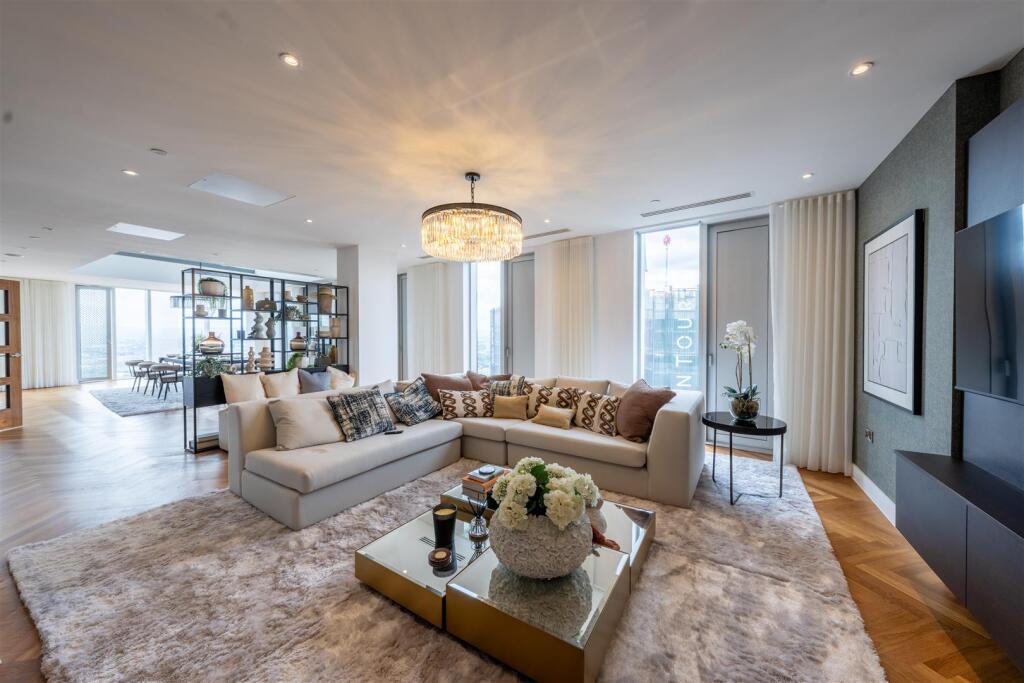 3 bedroom apartment for sale in East Tower, Deansgate Square, M15